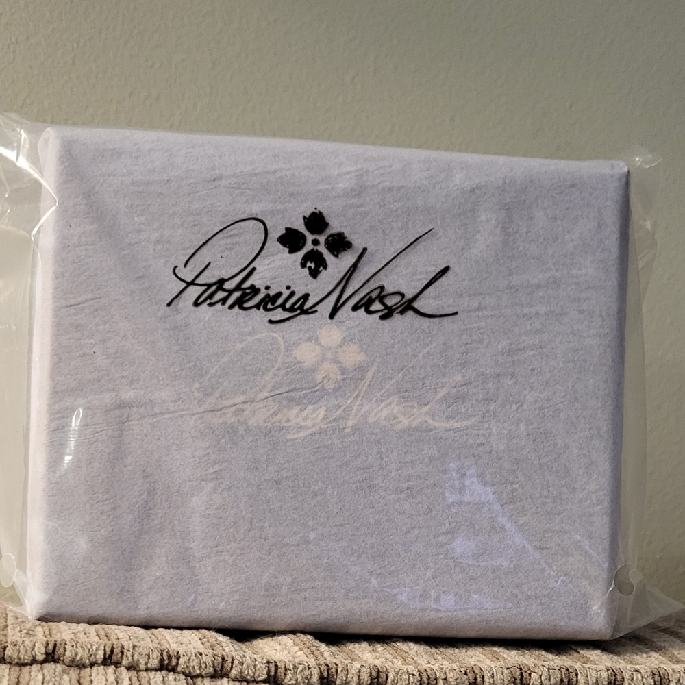 🎁Patricia Nashed Boxed Leather Mini Torri Wallet with Key Fob Bag Charm - Picture 3 of 14